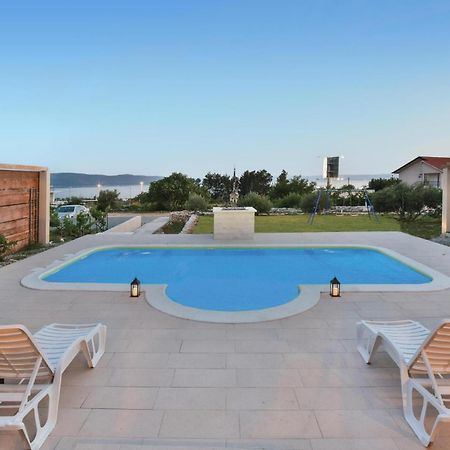 Nice Home In Kastel Sucurac With Wifi Каштела Экстерьер фото