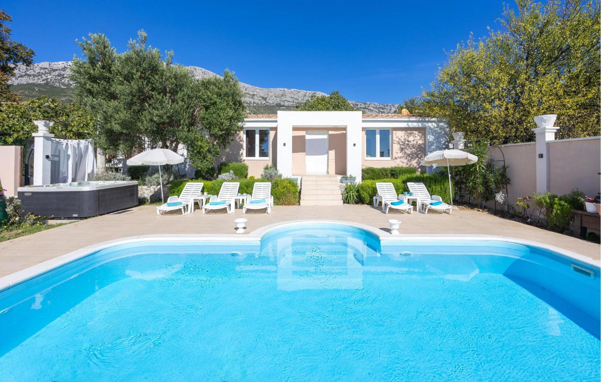 Nice Home In Kastel Sucurac With Wifi Каштела Экстерьер фото