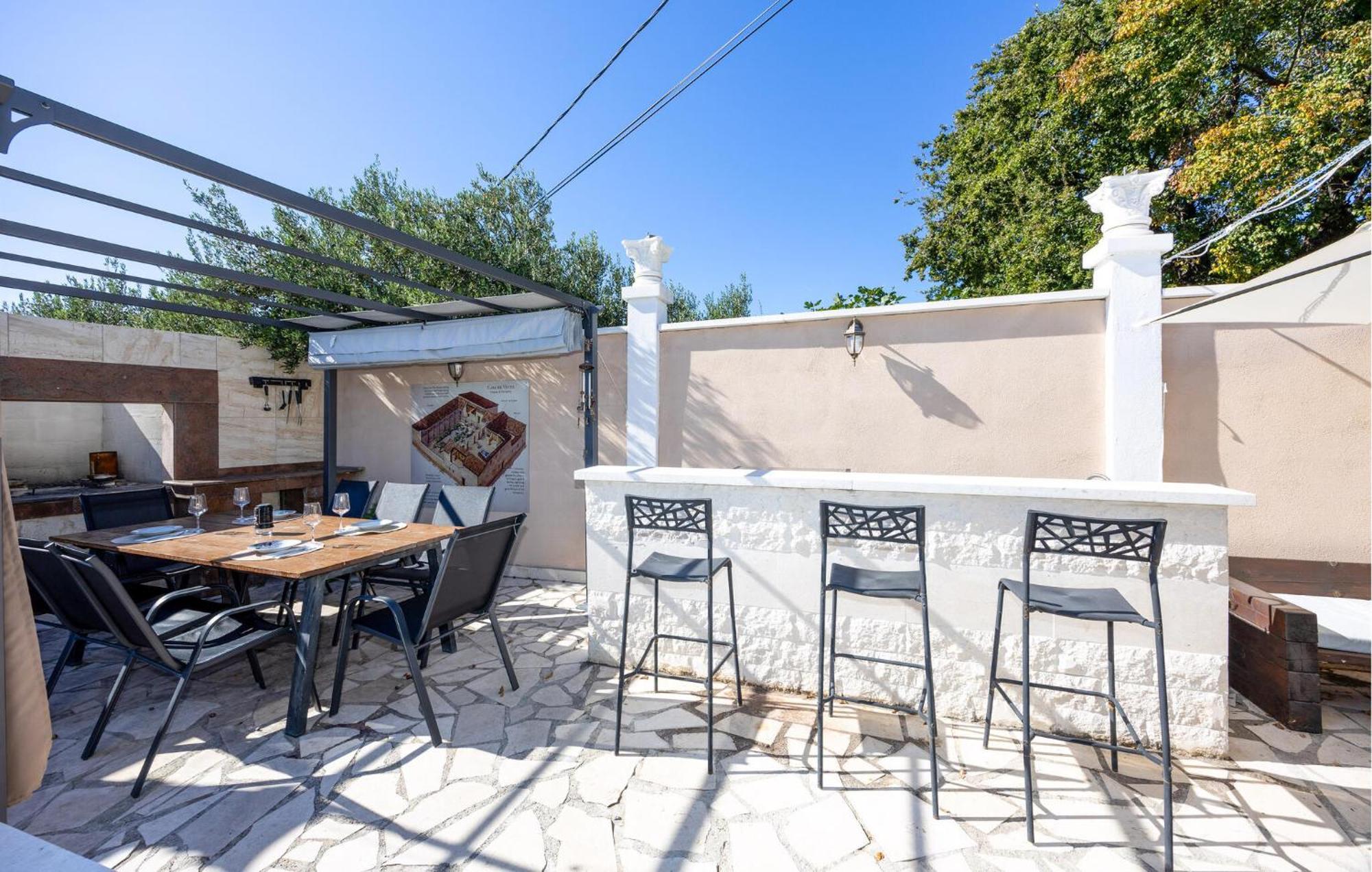 Nice Home In Kastel Sucurac With Wifi Каштела Экстерьер фото