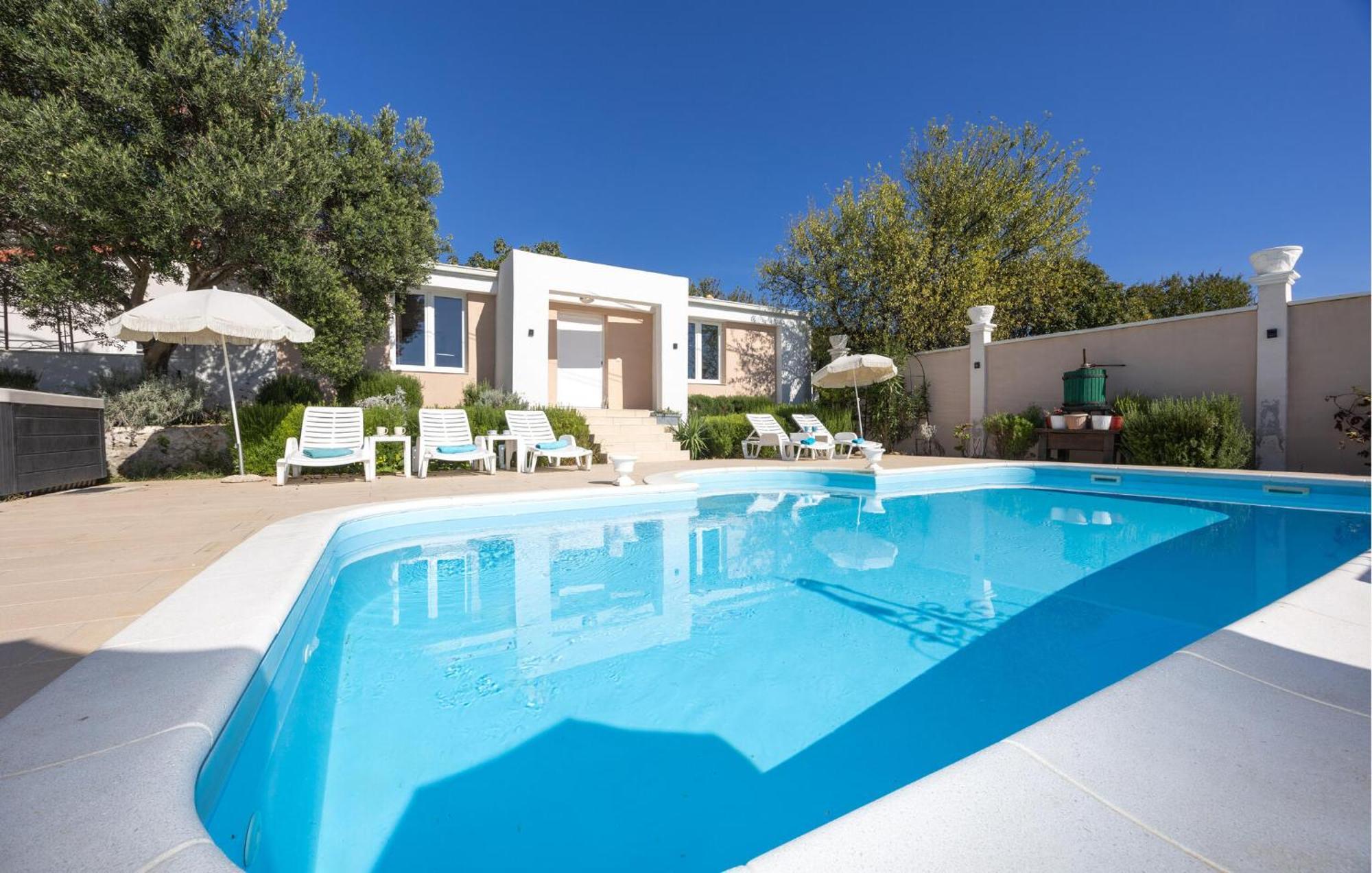 Nice Home In Kastel Sucurac With Wifi Каштела Экстерьер фото