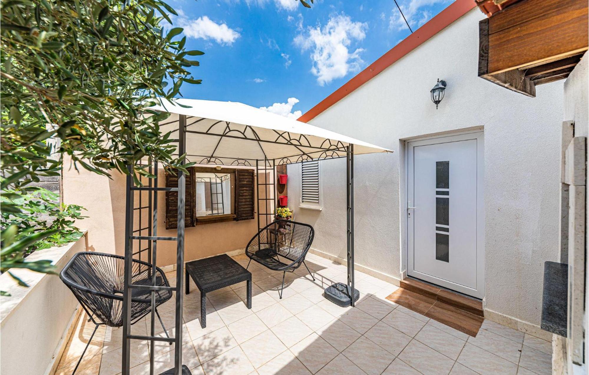 Nice Home In Kastel Sucurac With Wifi Каштела Экстерьер фото