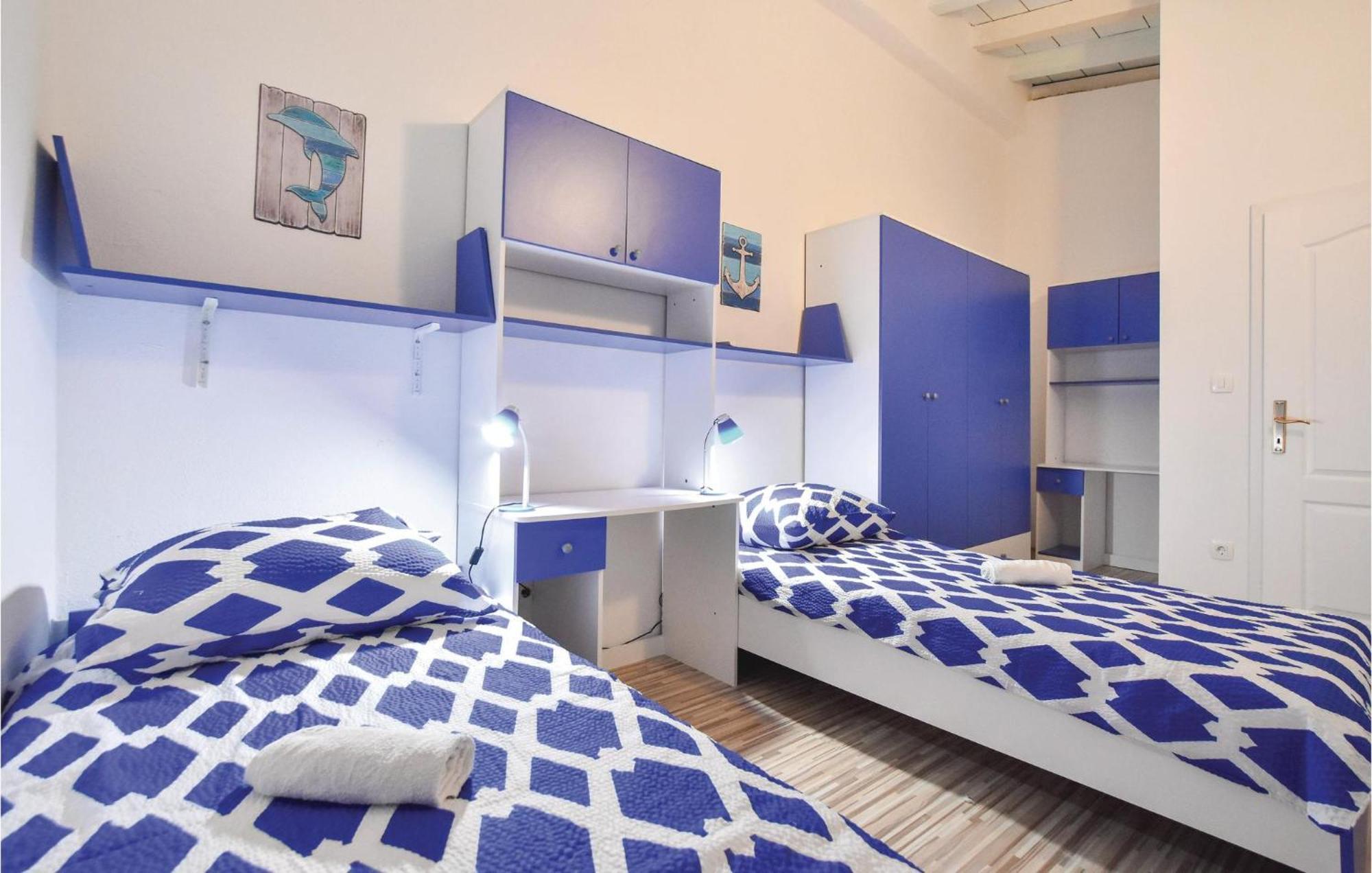 Nice Home In Kastel Sucurac With Wifi Каштела Экстерьер фото