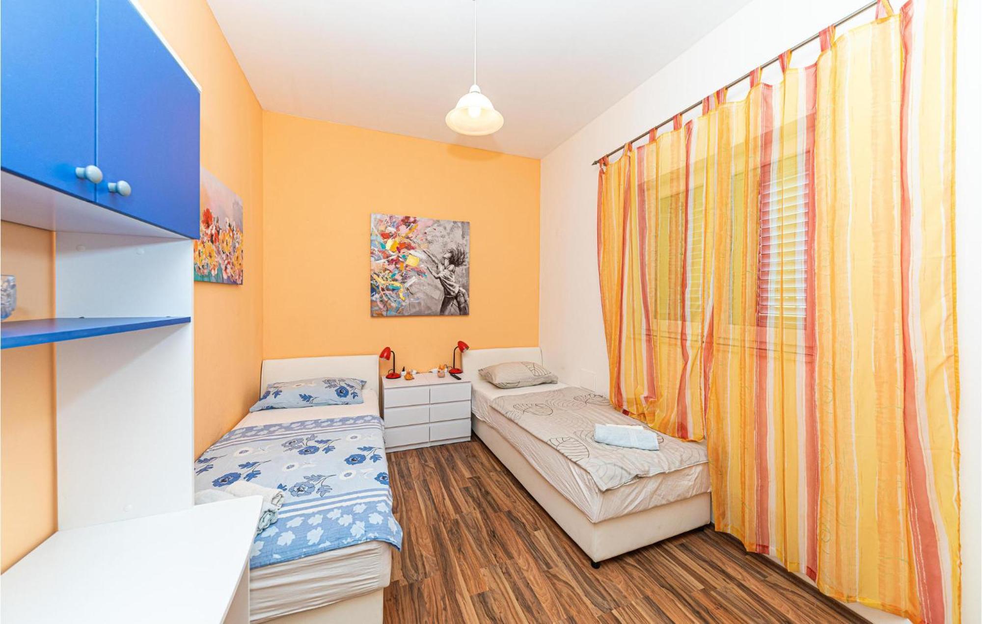 Nice Home In Kastel Sucurac With Wifi Каштела Экстерьер фото