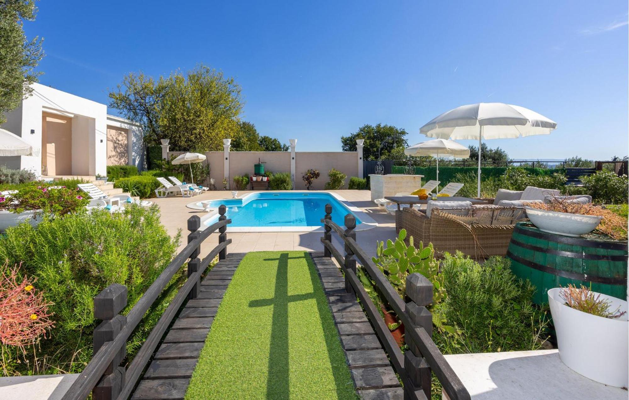 Nice Home In Kastel Sucurac With Wifi Каштела Экстерьер фото