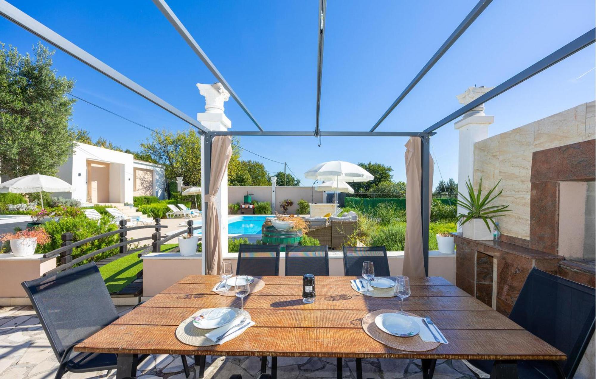 Nice Home In Kastel Sucurac With Wifi Каштела Экстерьер фото
