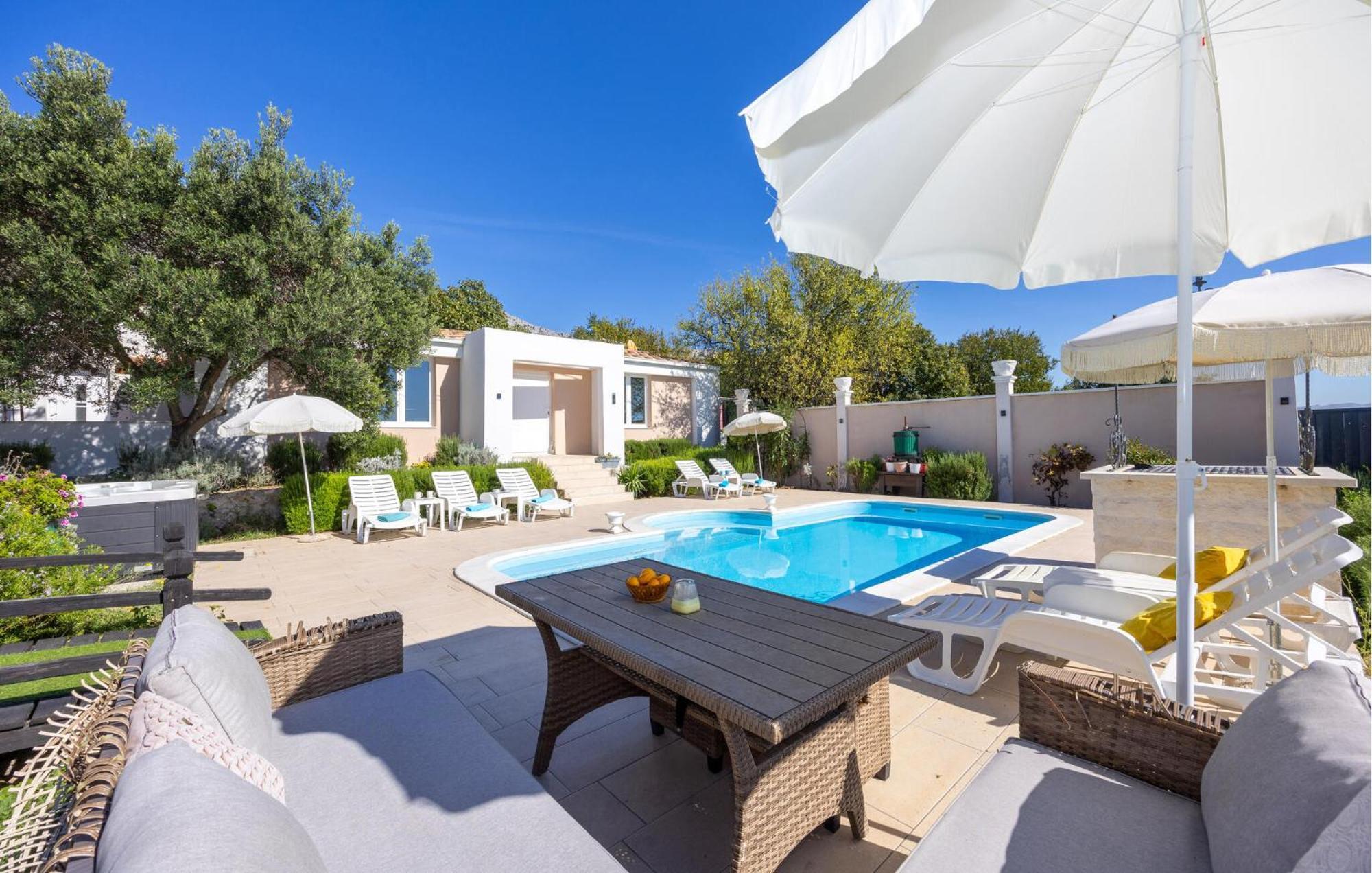 Nice Home In Kastel Sucurac With Wifi Каштела Экстерьер фото